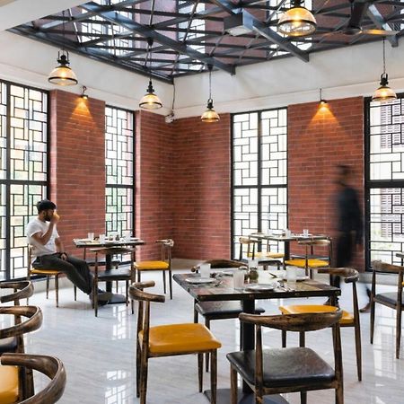 Couch & Cheese Homestel The Most Luxurious Hostel For Working Professionals & Students Pune Exteriör bild