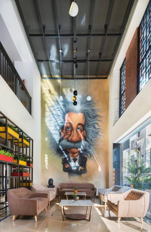 Couch & Cheese Homestel The Most Luxurious Hostel For Working Professionals & Students Pune Exteriör bild